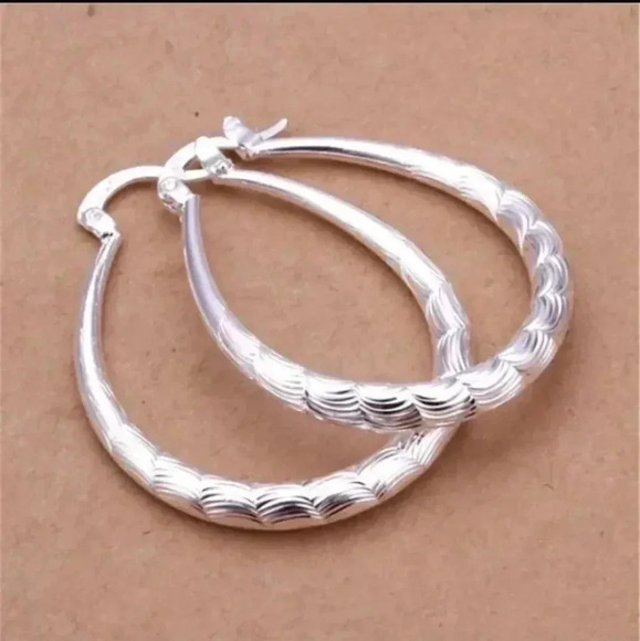 .925 Silver Plated Big Circle Hoop Earrings Simple Vintage Style. NWT - Picture 4 of 6